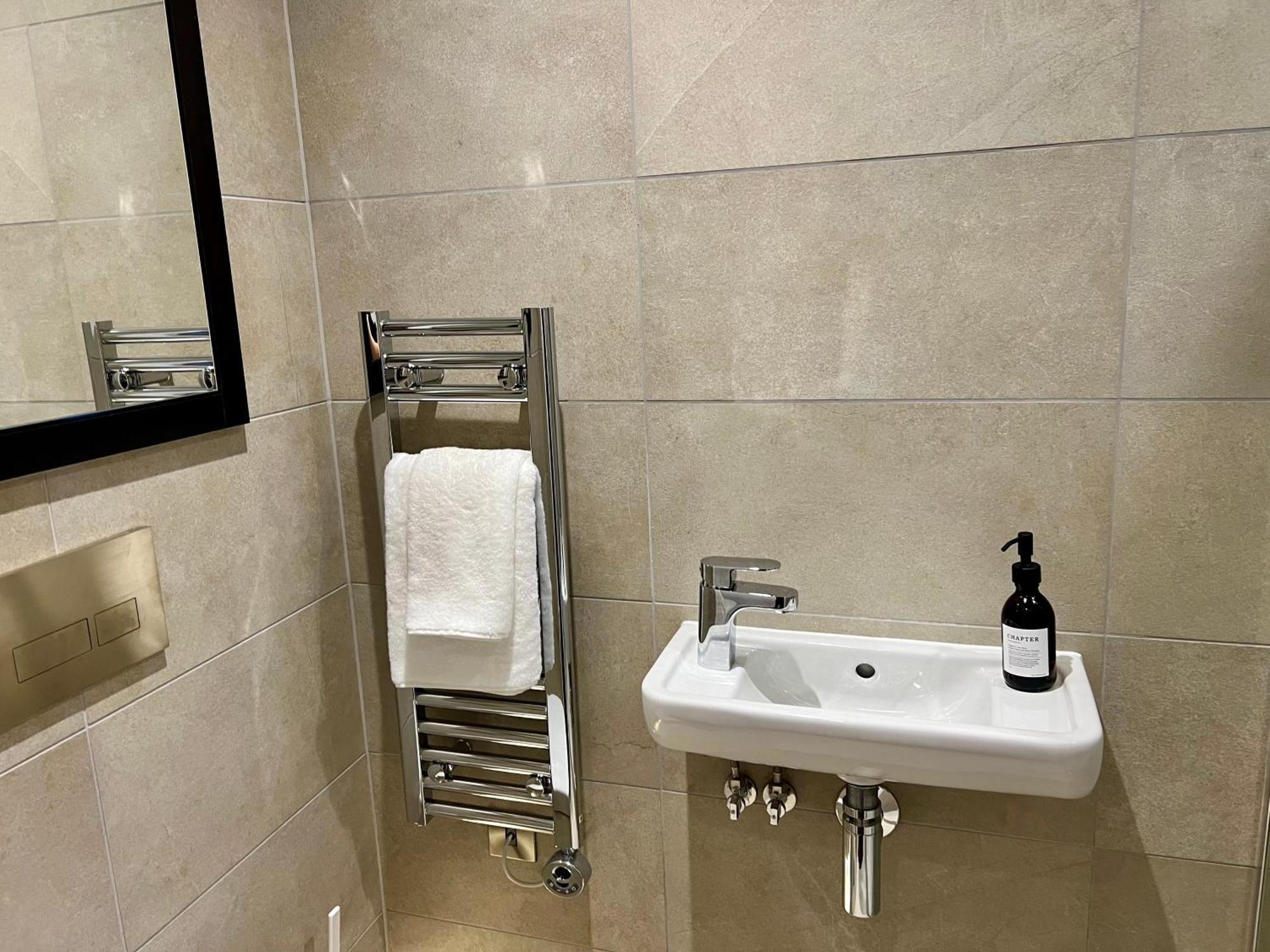 The Midnight Garden Escape At Ryedale House Apartment Йорк Екстериор снимка